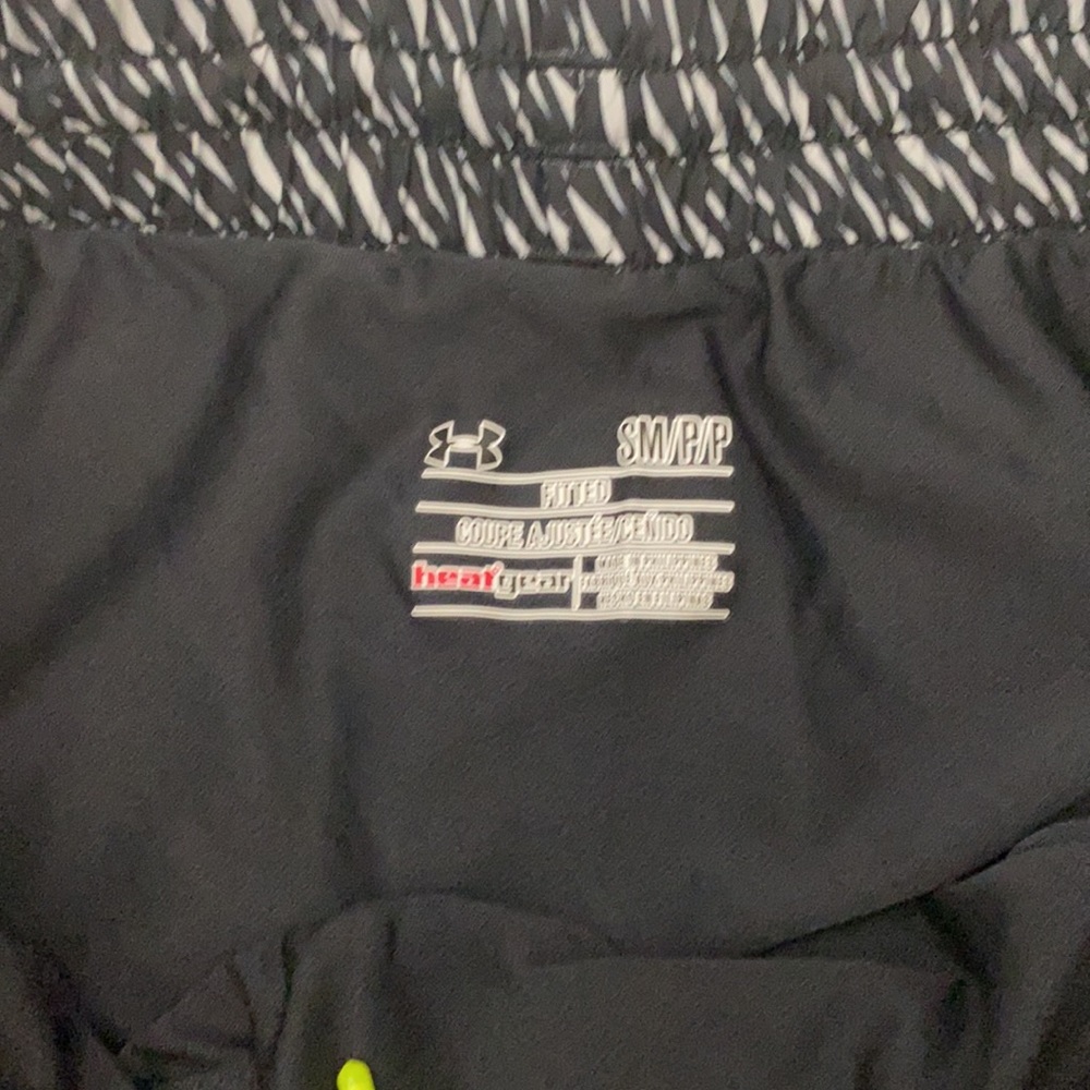 S/ Reebok Fitted Short - Picture 4 of 5